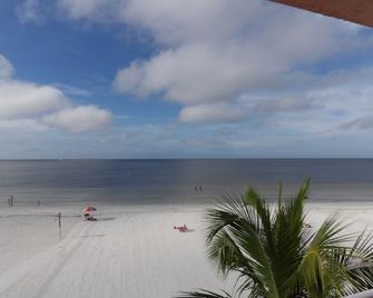 Edison Beach House - Fort Myers Beach - Strand