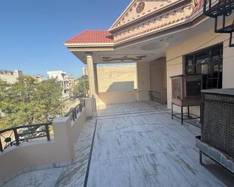 Spacious, comfortable and relaxation - Jalandhar - Balcony
