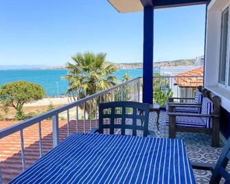 Lacivert Hotel - Ayvalık - Balcón