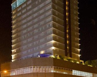 Acacia Hotel Manila - Muntinlupa - Building