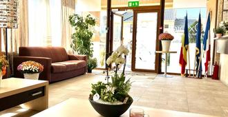 Hotel Oxford Inns&Suites - Timisoara - Lobby