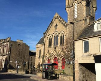 3 Varis Apartments - Forres - Building