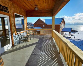 Baycrest Lodge - Homer - Balcony