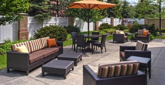 Courtyard by Marriott Cleveland Independence - Independence - Patio