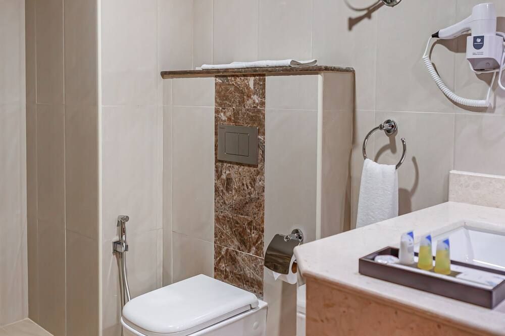 Salalah International Hotel - Salalah - Bathroom