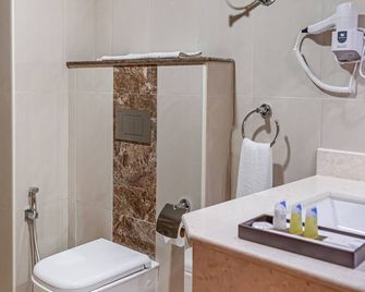 Salalah International Hotel - Salalah - Bathroom