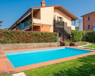 La Cross Apartments - Garda - Pool