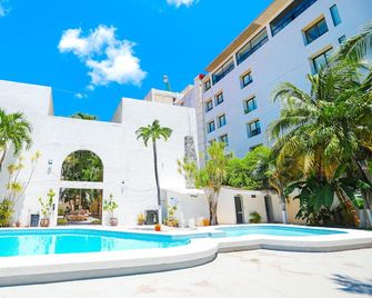 Hotel Parador - Cancún - Pool