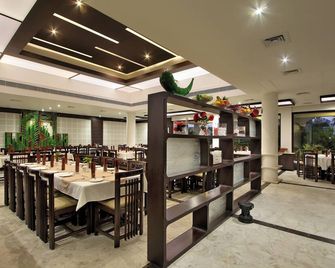 Prakruti Resort - ואדודרה - מסעדה