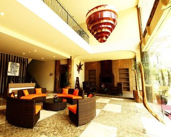 Royal Safari Garden Resort & Convention - Bogor - Lobby