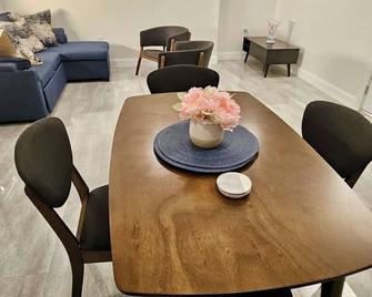 Welcome to our Cozy Apartment - Valrico - Comedor