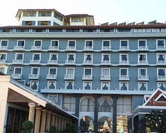 Nattirat Grand Hotel - Lom Sak - Edificio