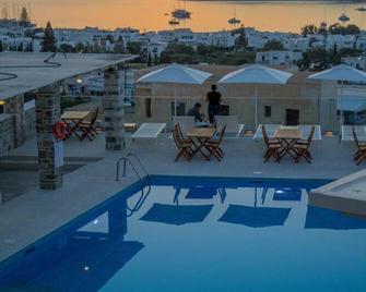 Sunset View Hotel - Parikia - Kolam