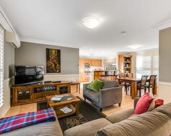 Bannockburn Lodge - Toowoomba - Living room