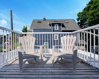 Newly Reno D 2 Bdrm Kitsilano - Centrally Located - Vancouver - Balkon