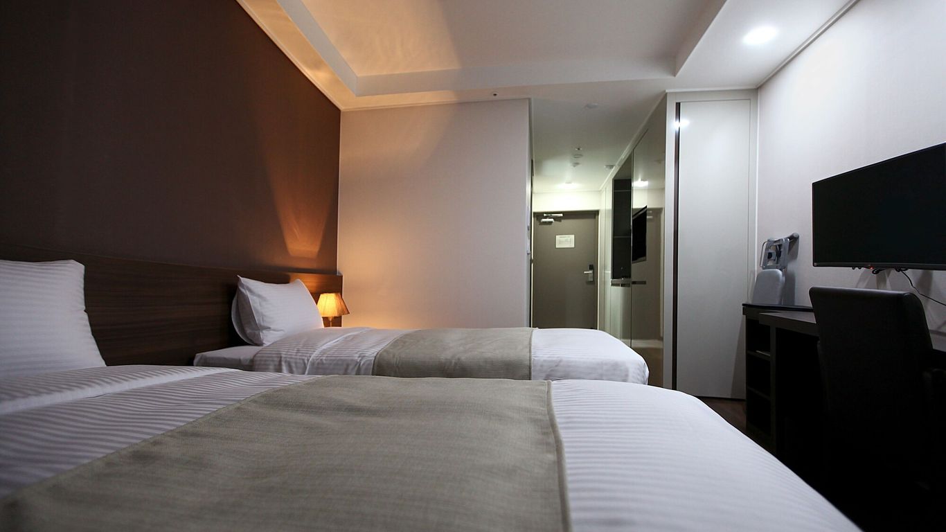 أوربان بليس جانجنام