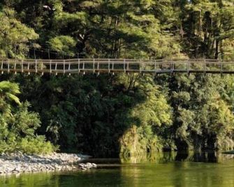 Stylish Trentham Retreat - Upper Hutt - Vista del exterior