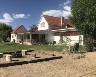 Cowboy Country Inn - Escalante - Edificio