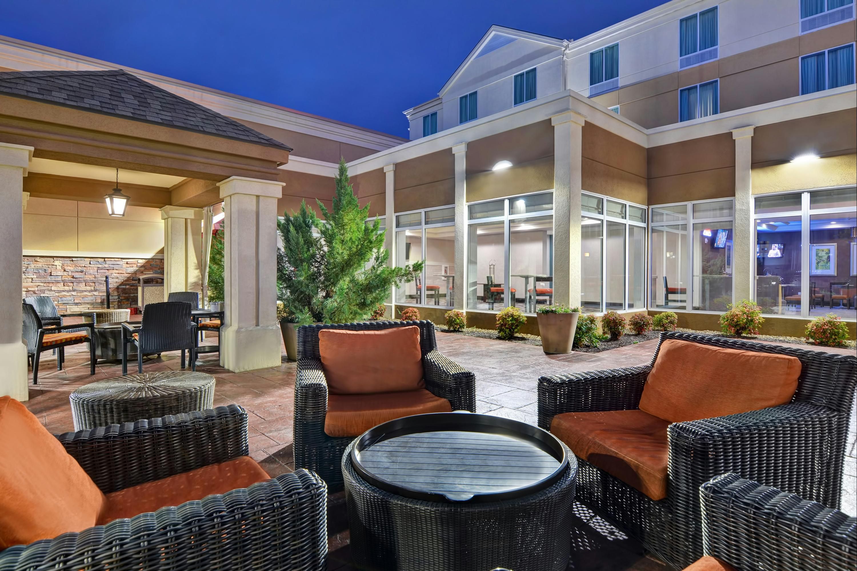 Hilton Garden Inn Fayetteville - Fayetteville - Patio