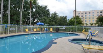 Fairfield Inn by Marriott Orlando Airport - Orlando - Svømmebasseng