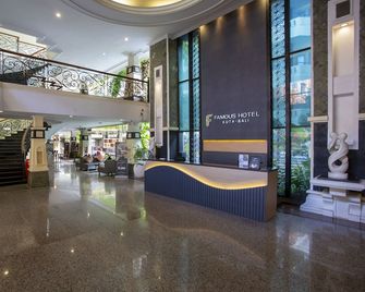 Famous Hotel Kuta - Kuta - Lobby