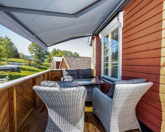 2 Bedroom Stunning Apartment in Aafarnes - Åndalsnes - Balcony