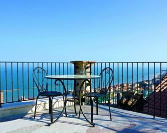 B&B La Torretta sul Borgo - Grottammare - Balcón