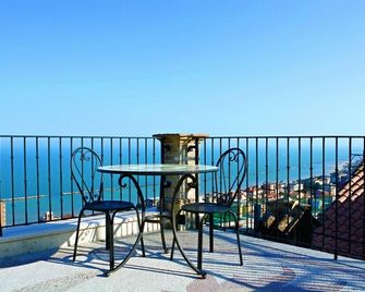 La Torretta sul Borgo - Grottammare - Balcón