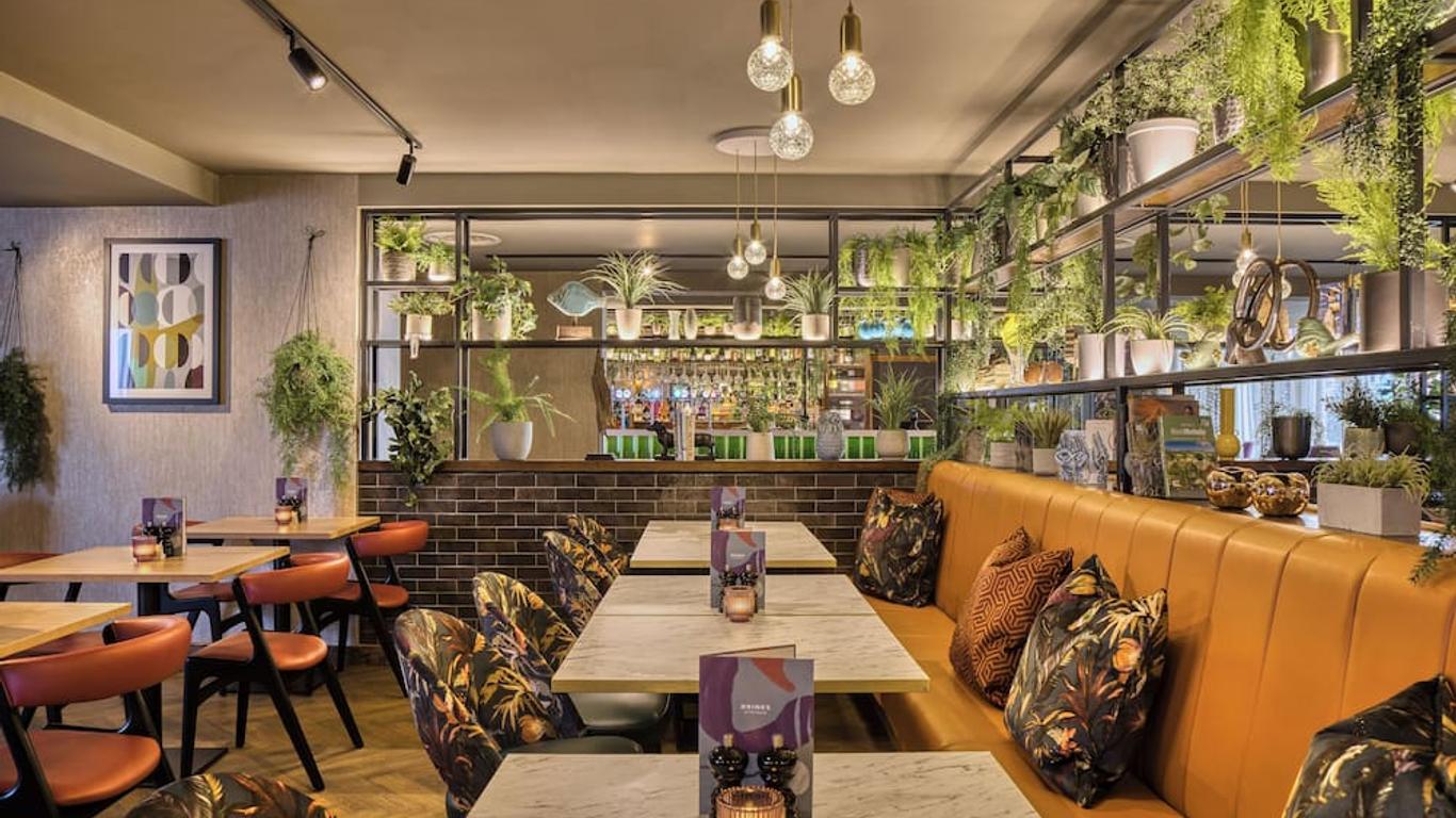 بريميير إن كارديف سيسي كوين ستريت