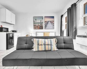 Luxury Studio Suite Young Circle & Hollywood Blvd - Hollywood - Living room