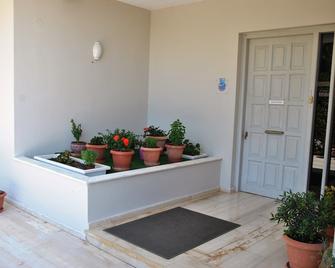 Filoxenia Hotel & Apartments - Poros - Dining room