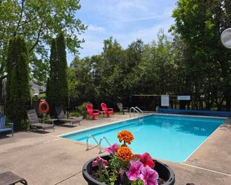 Lakeview Motel - Kincardine - Zwembad