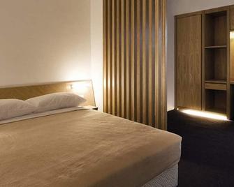 Mayo Inn - Singapore - Bedroom