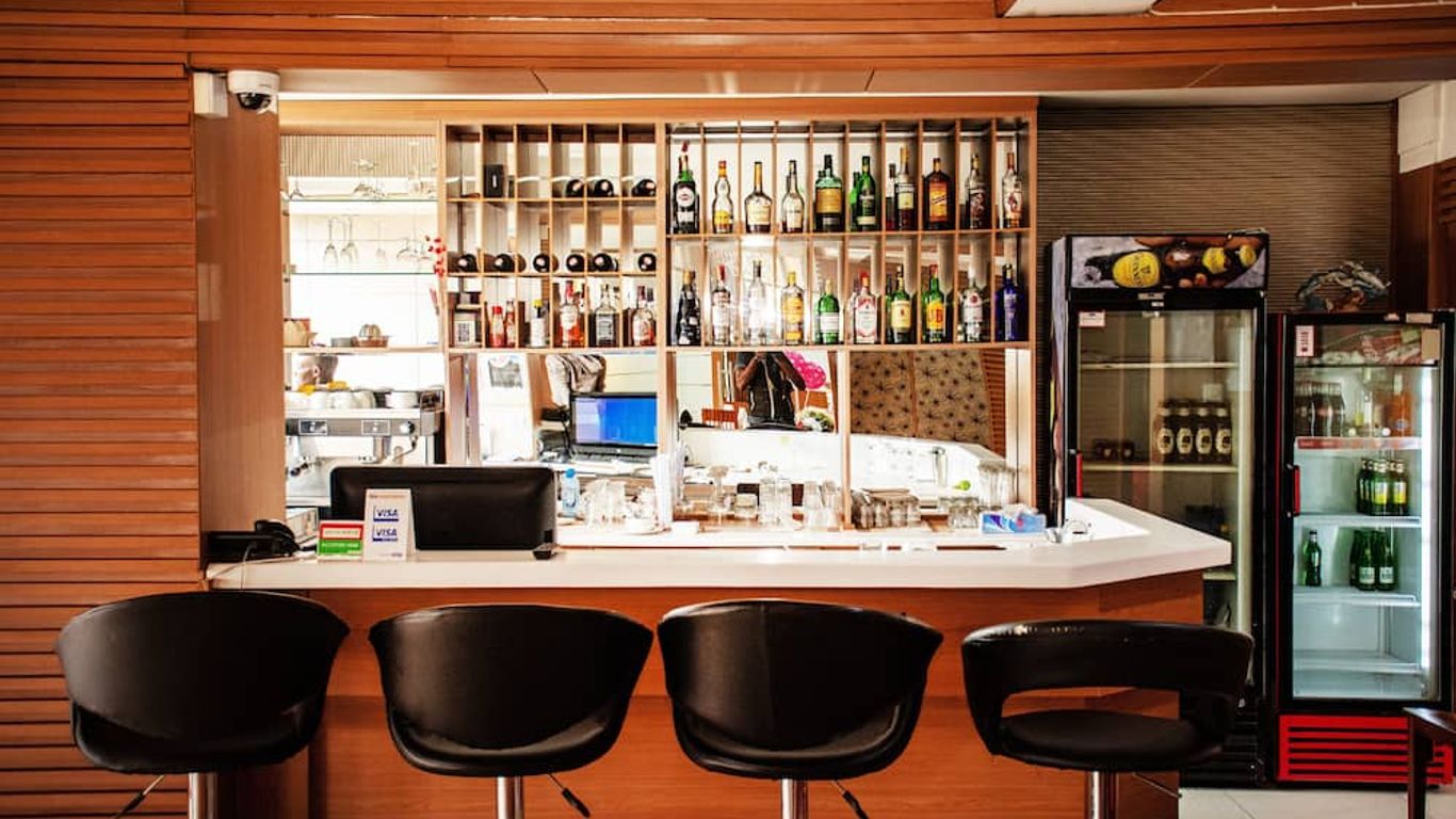 وي هوتل آند سويتس