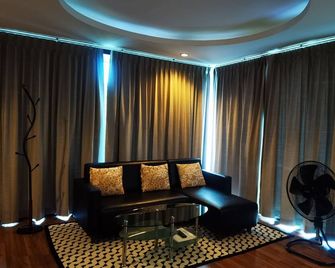 De Poem Loft Boutique Residence - Hat Yai - Living room
