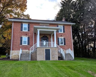 Winery Farmhouse - West Newton - Edificio