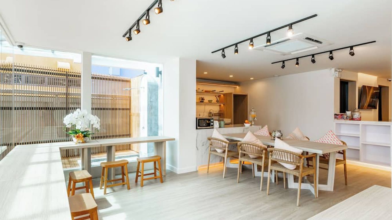 The Tint at Phuket Town Hotel (SHA Plus+)