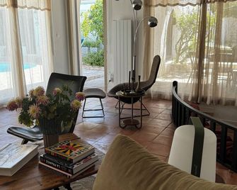 Rent villa on the beach in Ars en Ré (17) - heated pool - sleeps 9 - Ars-en-Ré - Living room