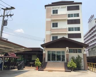 Taevaraj Place - Ayutthaya - Gebäude
