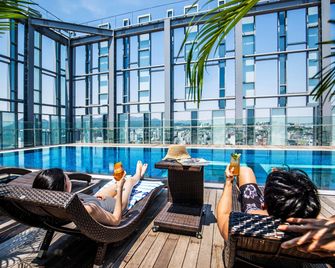 Novotel Ambassador Seoul Dongdaemun Hotels & Residences - Seul - Piscina