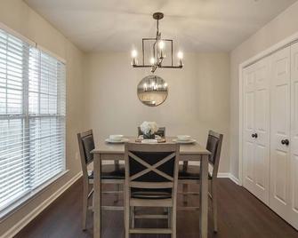 Holiday Sale At Warrior Landing! - Alabaster - Comedor