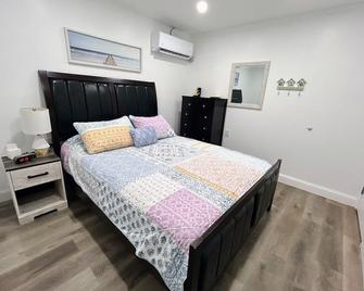 Summer Breezes - Holiday - Bedroom