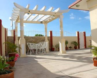 Hostal V&B - Cárdenas - Patio