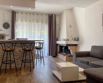 Appartement Maenat - Borgo - Living room