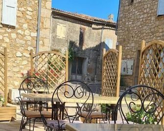 L'Auberge de Baudinard - Aiguines - Patio
