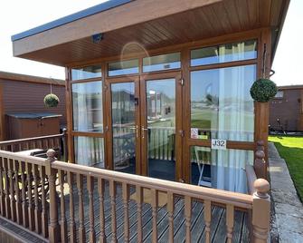 Deluxe Holiday Getaway - Mablethorpe - Balcony