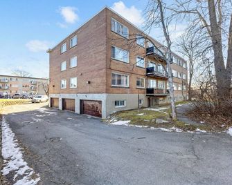 Spacious apartments located close to any stores and restaurants. - Dorval - Building