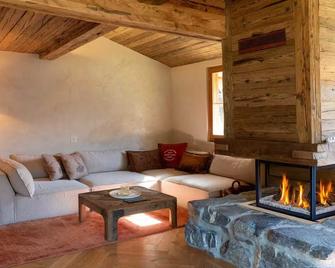 Modernes Chalet mit Sauna, Whirlpool und Bergblick - St. Stephan - Sala de estar