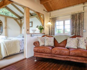 The Jenny Wrennery - Rugeley - Living room