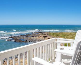 Black Sands Inn - Whitethorn - Balcón